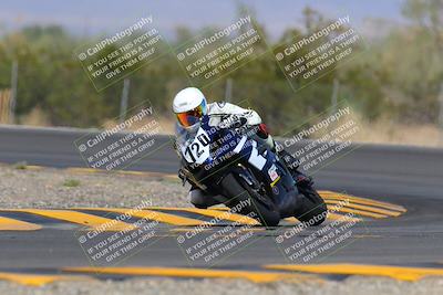 media/Oct-03-2022-Moto Forza (Mon) [[5f077a3730]]/Advanced Group/Session 3 (Turn 3)/